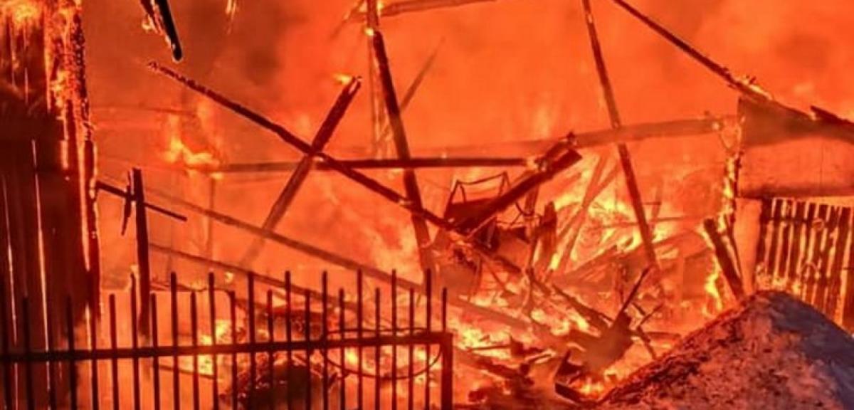 Paląca stodoła zagrażała sąsiednim budynkom mieszkalnym