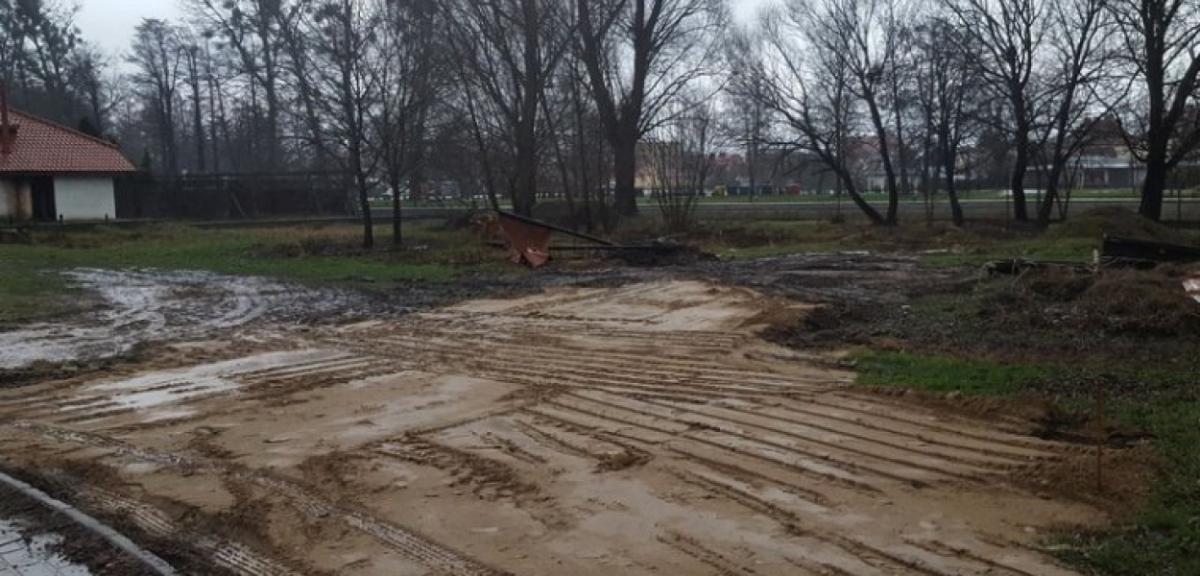 Tu na razie jest ściernisko, ale będzie wysypisko