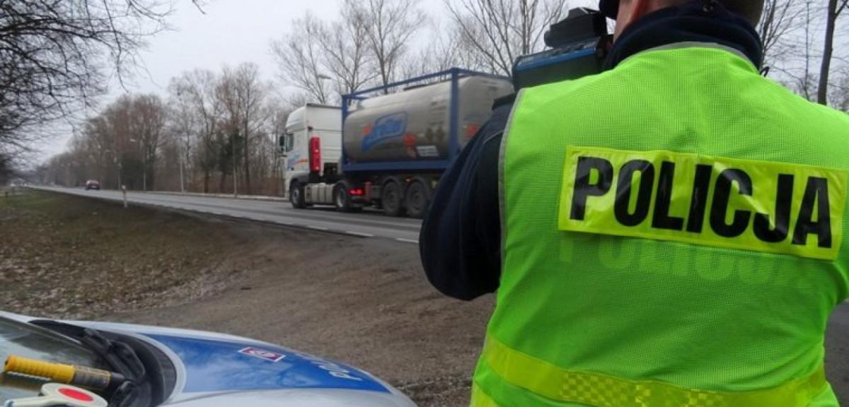 Kierowca jechał przez Babrosty ponad 100 km/h