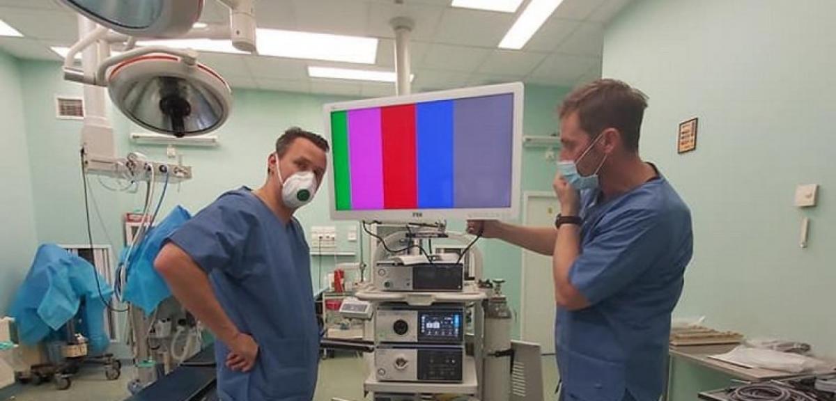 Blok Operacyjny piskiego szpitala z nowoczesnym sprzętem do laparoskopii