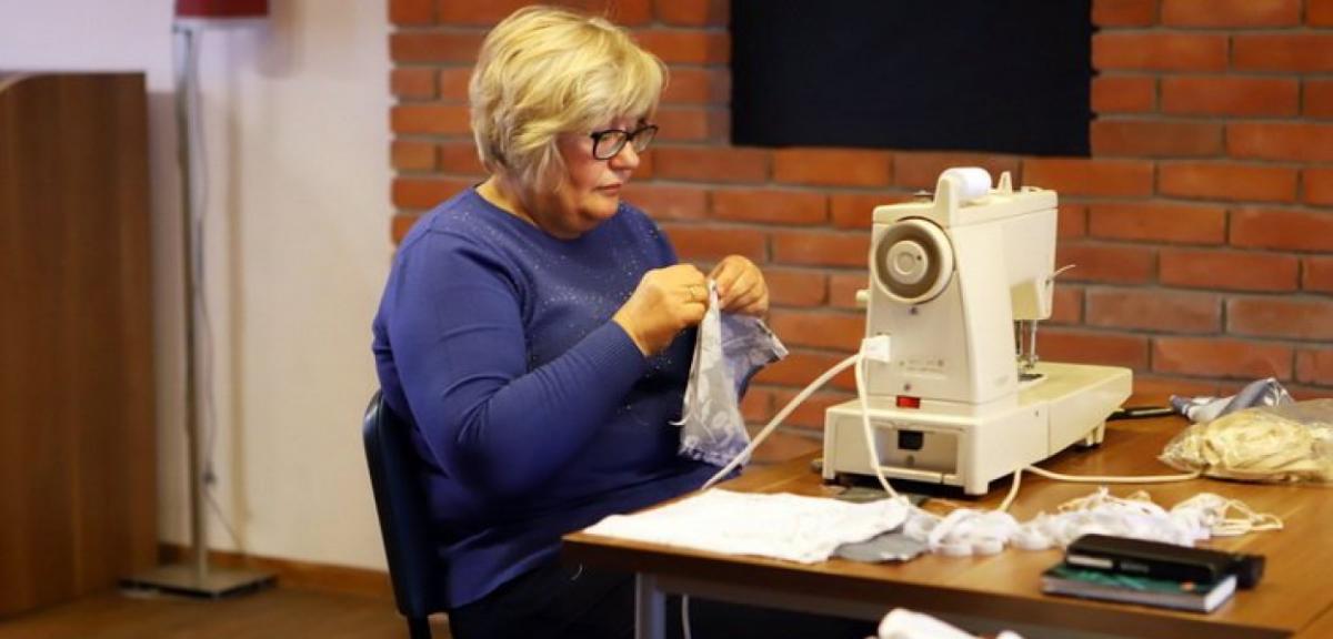 Maseczki dla Pisza. Produkcja trwa