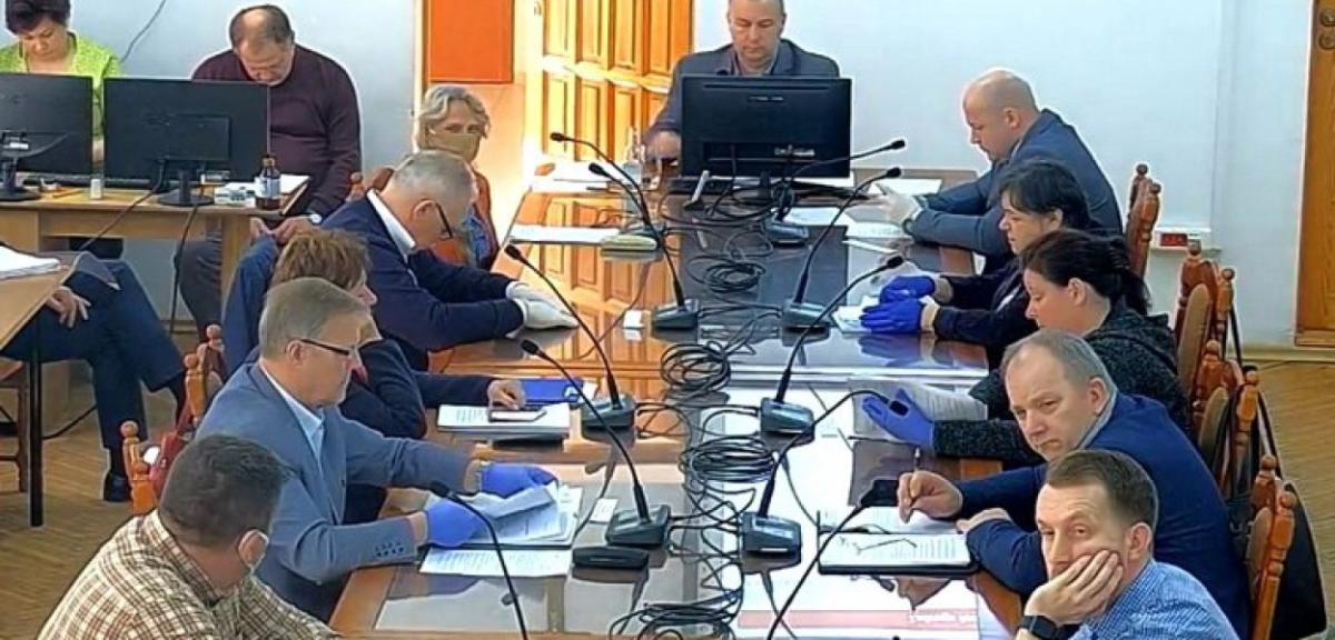 Piscy radni niejednomyślni w kwestii przekazania diet