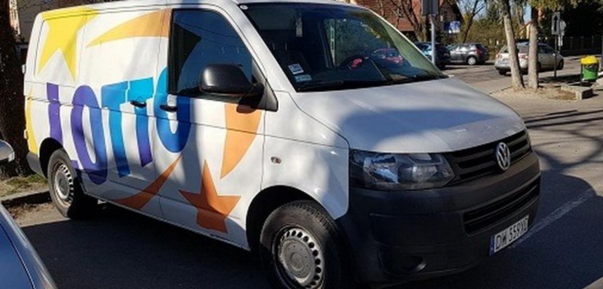 Dotarło auto do transportu biologicznego