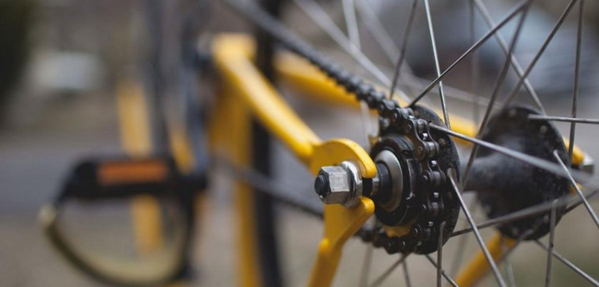 Rowerzysta na promilach, nietrzeźwi kierowcy -weekend na drodze