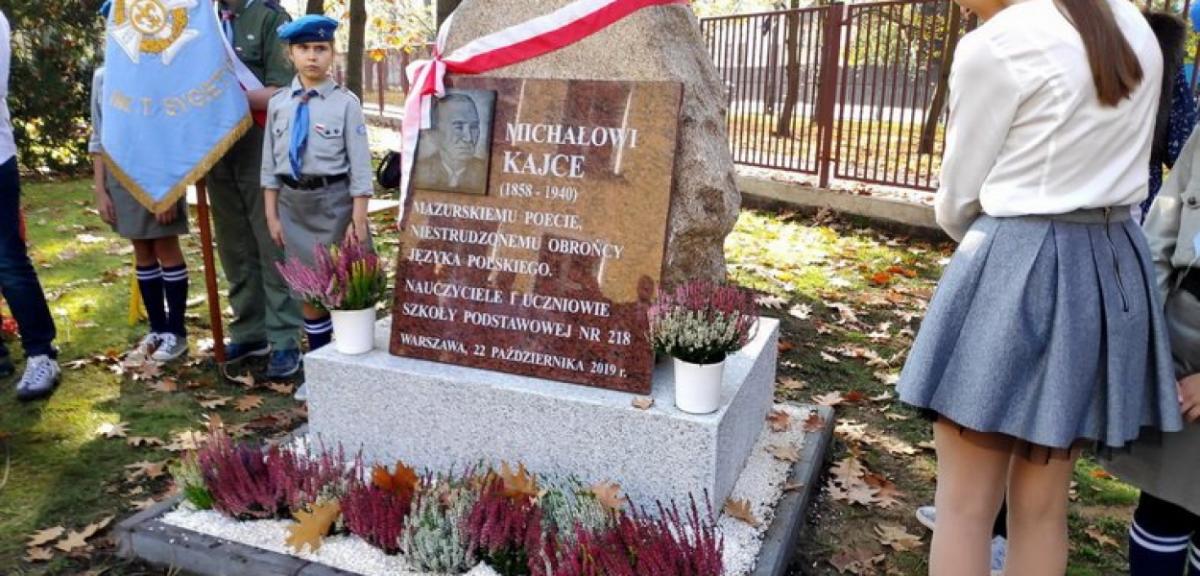 W Warszawie odsłonięto kamień upamiętniający Michała Kajkę
