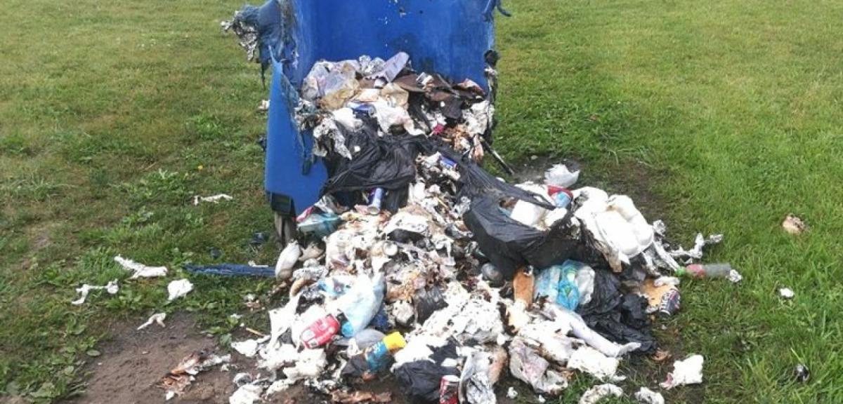 Zatrzymano 58-letniego podpalacza kontenerów na śmieci