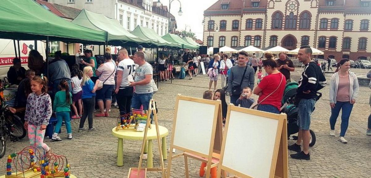 Piknik rodzinny w centrum Pisza