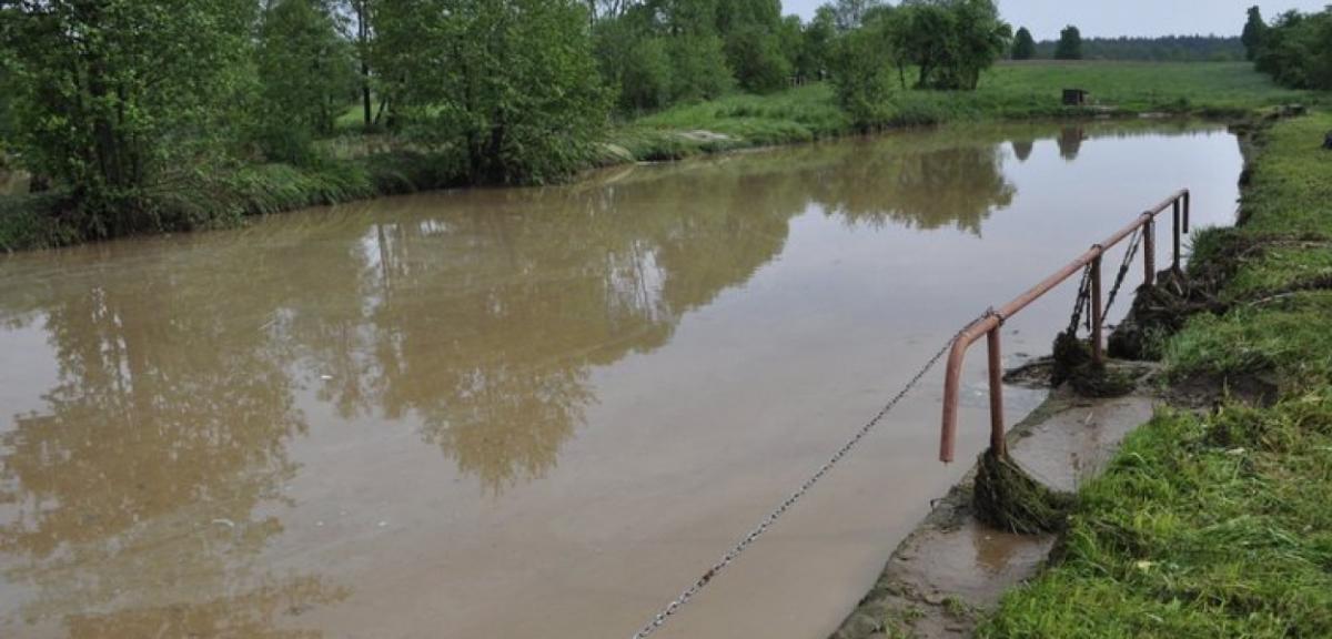  Bilans poniedziałkowych nawałnic - zalane pola uprawne, piwnice i budynki…