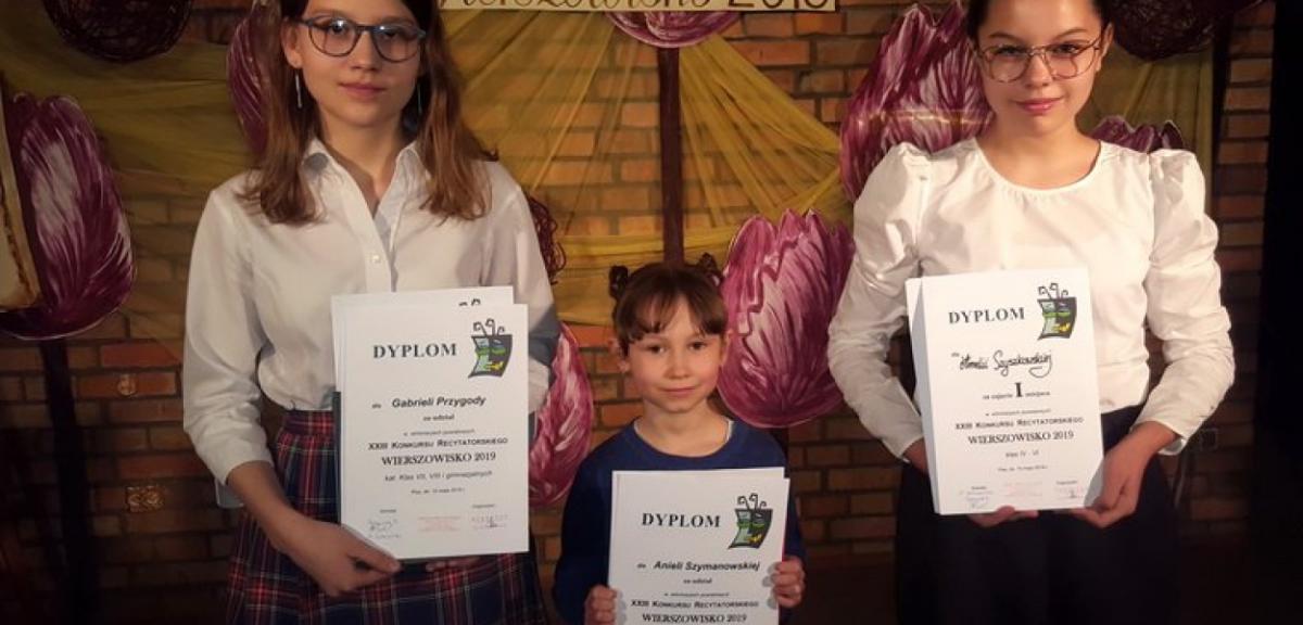Gabrysia, Anielka i Amelka pojadą na finał wojewódzki Wierszowiska