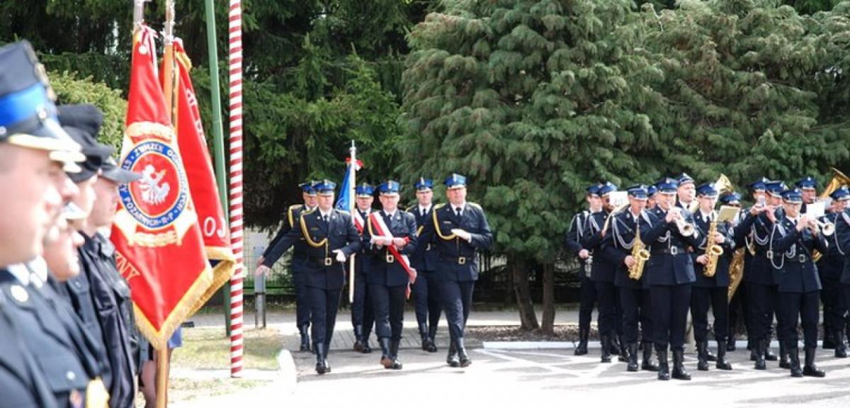 Odznaczenia, medale i stopnie awansu podczas obchodów Dnia Strażaka