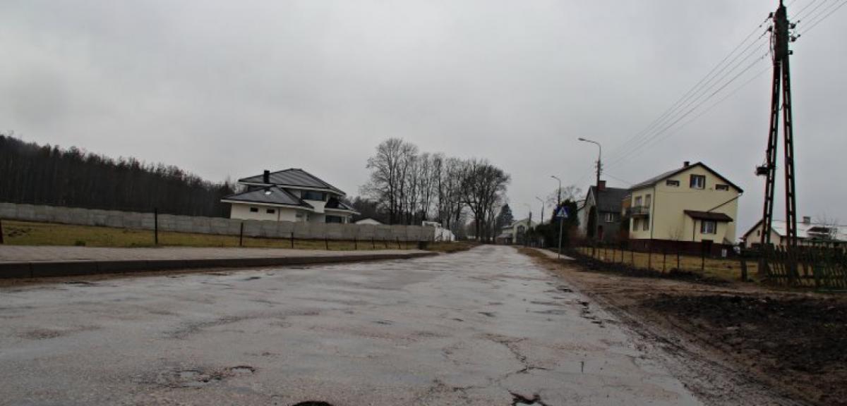 Dziurawe drogi znikną z krajobrazu naszego powiatu