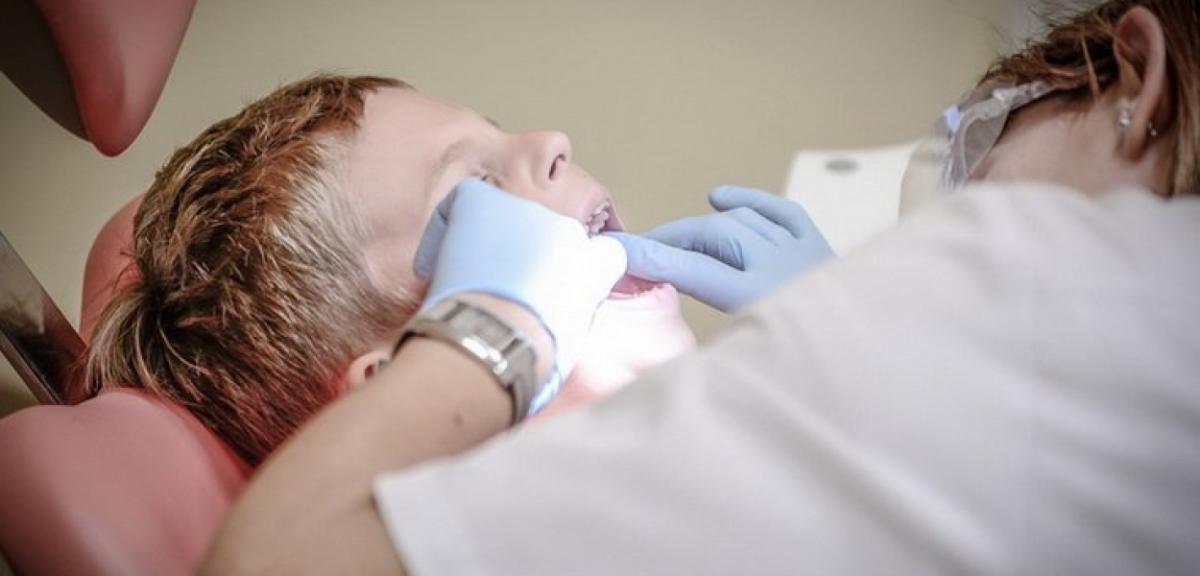 Dentysta powróci do szkoły