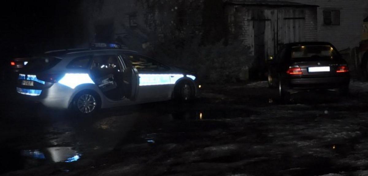 Uderzyli w drzewo na Placu Daszyńskiego i odjechali