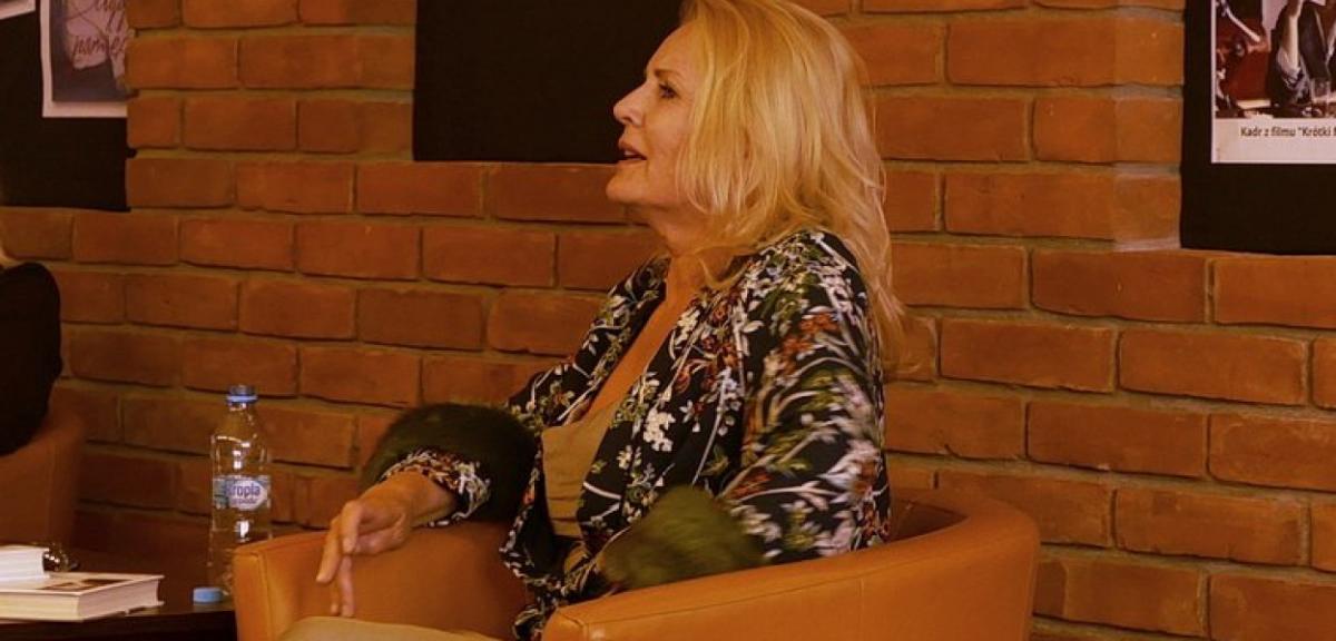 I tak pan tutaj bez szampana?