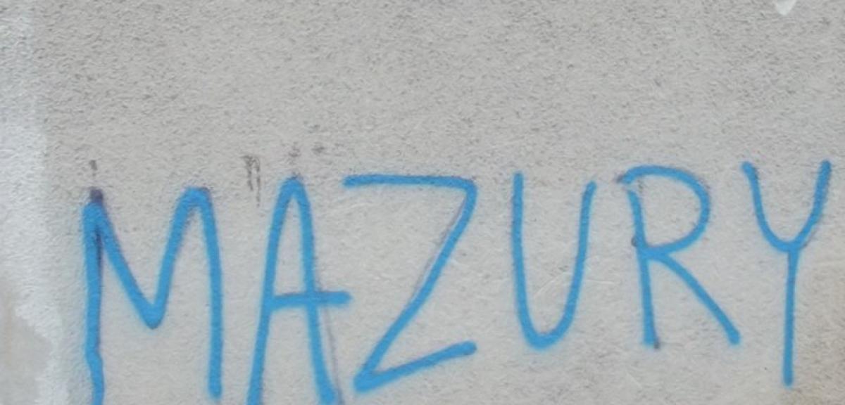 Malowali napisy na budynkach. Złapani na gorącym uczynku