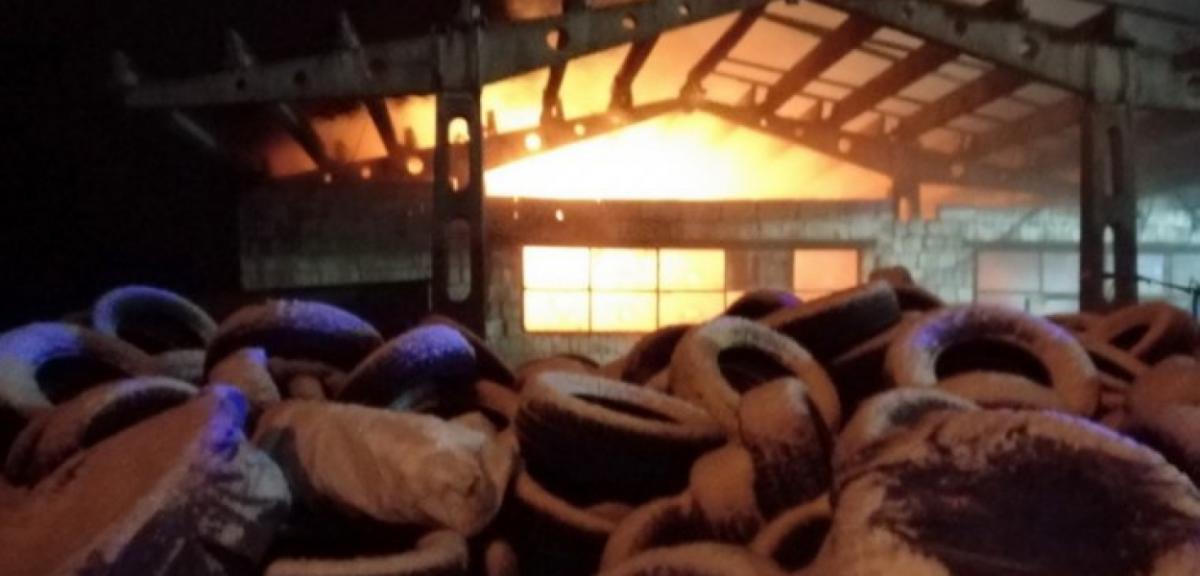 Pożar pustostanu - w środku pijany mężczyzna z kolegą