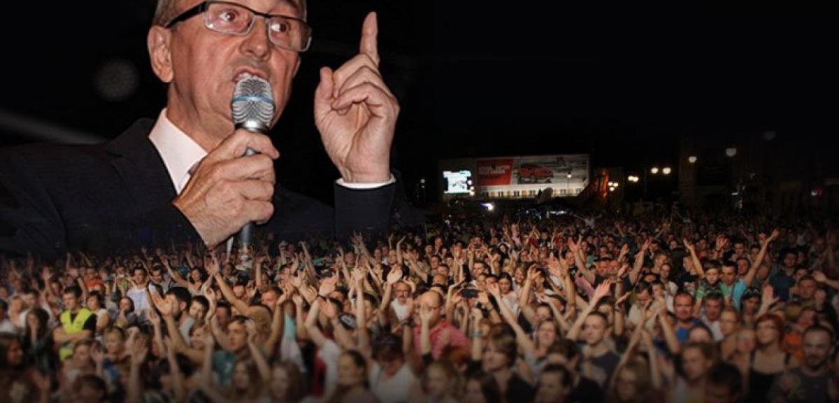 Koncertowo, sportowo, ale z pewnością pod publiczkę