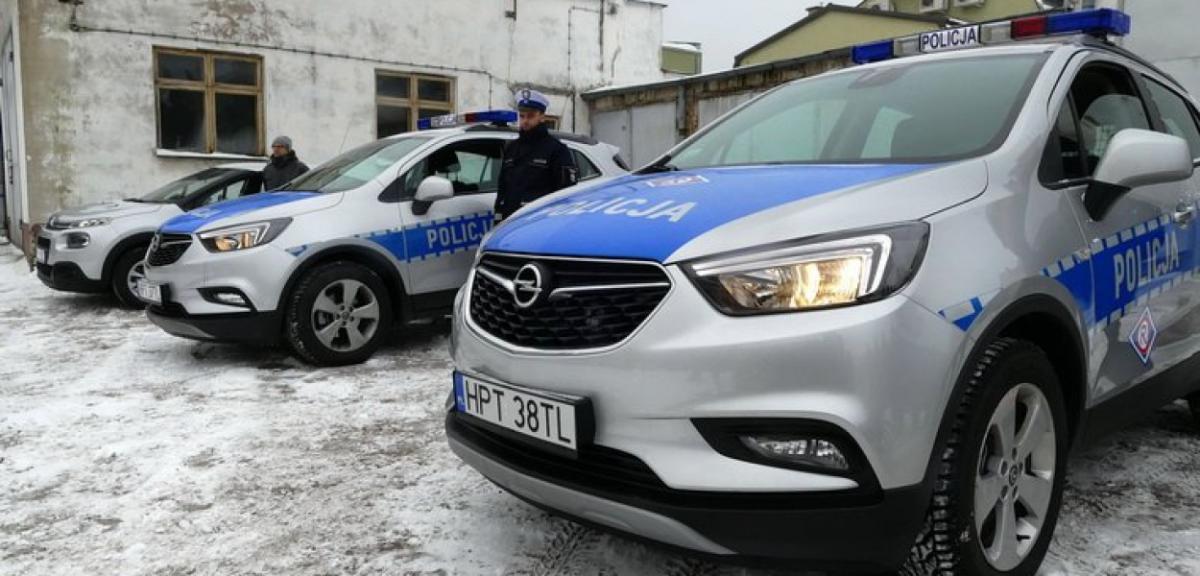 Trzy nowe auta do dyspozycji piskich policjantów