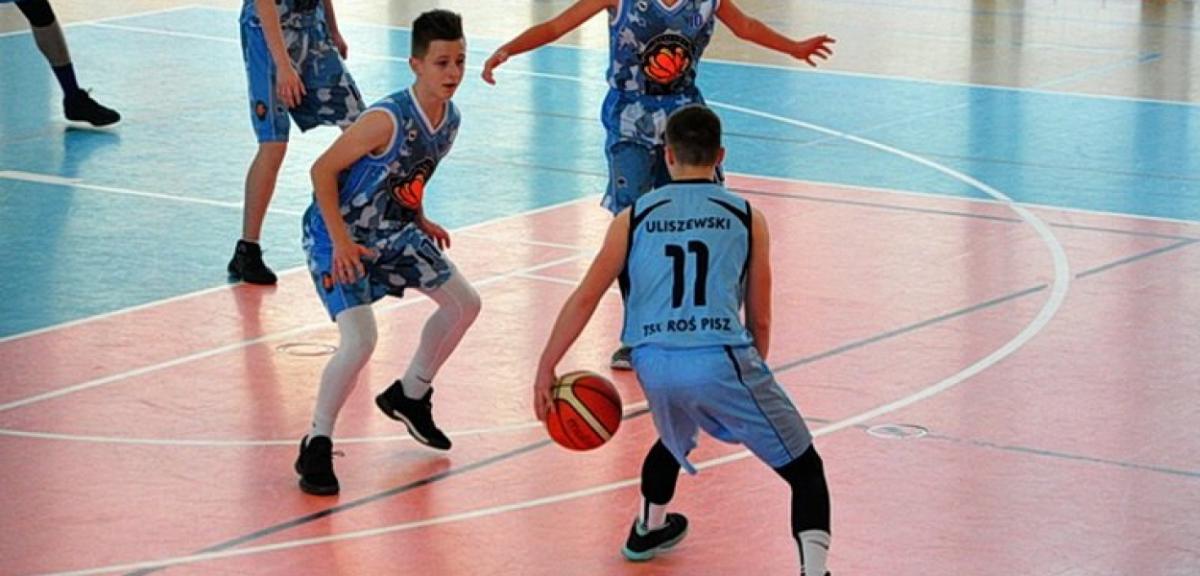  49 punktów przewagi. Kadeci TSK Roś odnieśli pierwsze zwycięstwo w…
