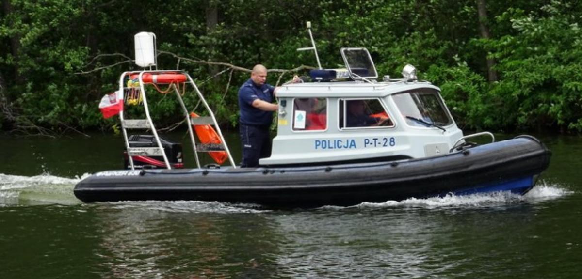 Na rowerze wodnym warto wypoczywać... bez promili