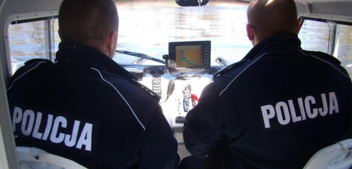 Policjanci poszukują świadków zdarzenia na jeziorze Roś