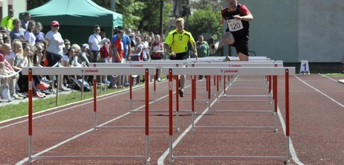 Zawody lekkoatletyczne gimnazjalistów - galeria zdjęć