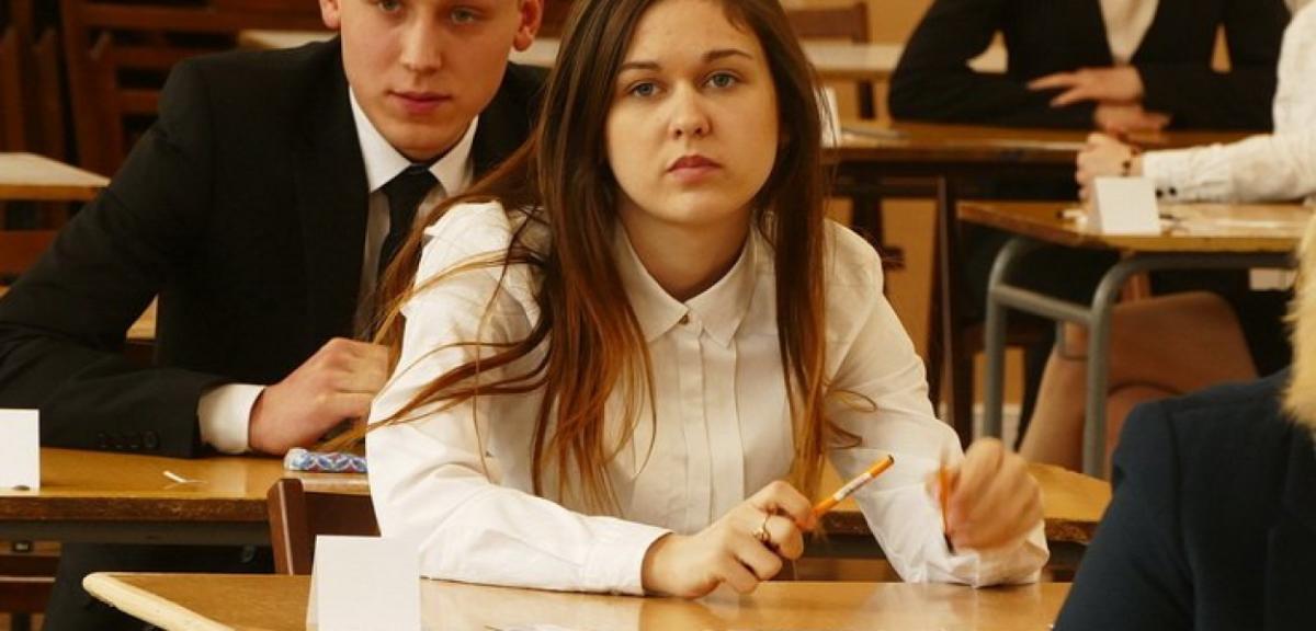 Matury rozpoczęte. Galeria maturzystów Starego Ogólniaka.