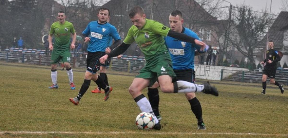 Piszanie zdeklasowani przez Śniardwy