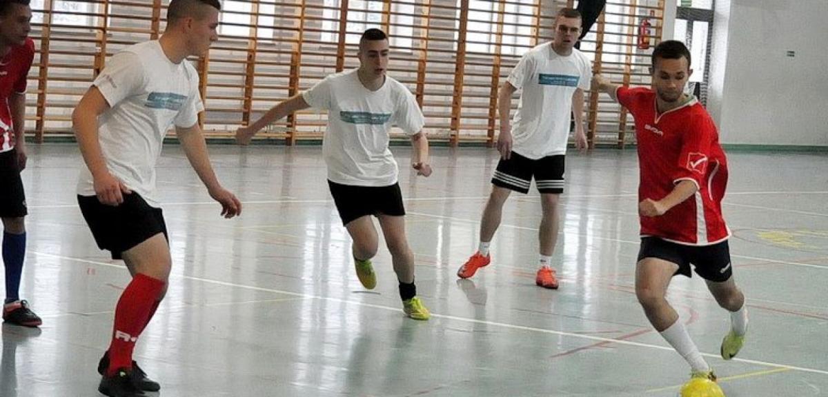 Obchody na sportowo: Puchar Burmistrza zgarnął Progres 56