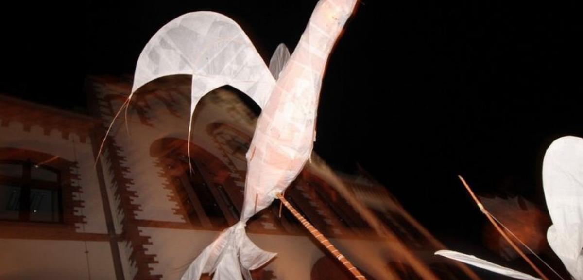 Tańce w jurcie, parada lampionów i tybetańskie misy