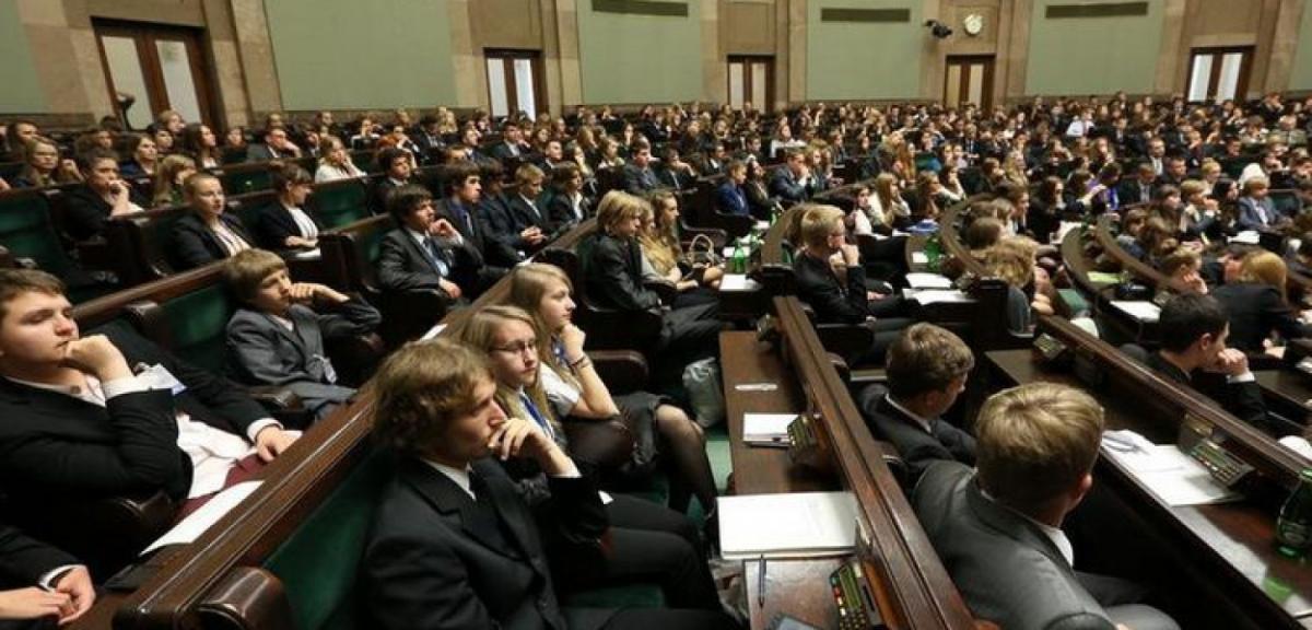 Młodzi piszanie zasiądą w ławach sejmowych