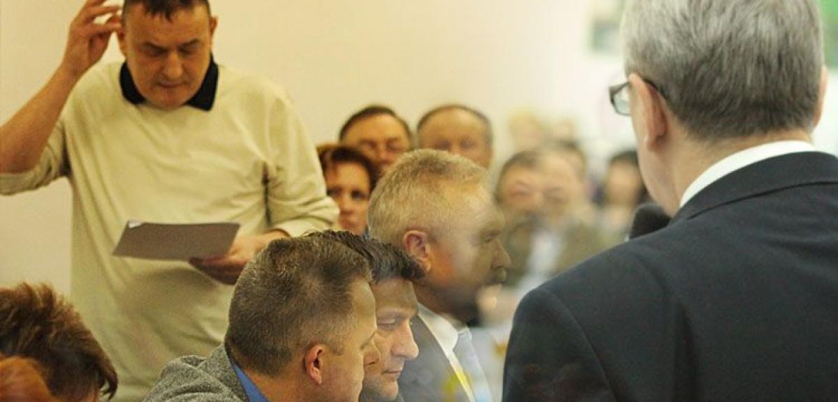 Zdaniem związkowców burmistrz działa przeciwko oświacie
