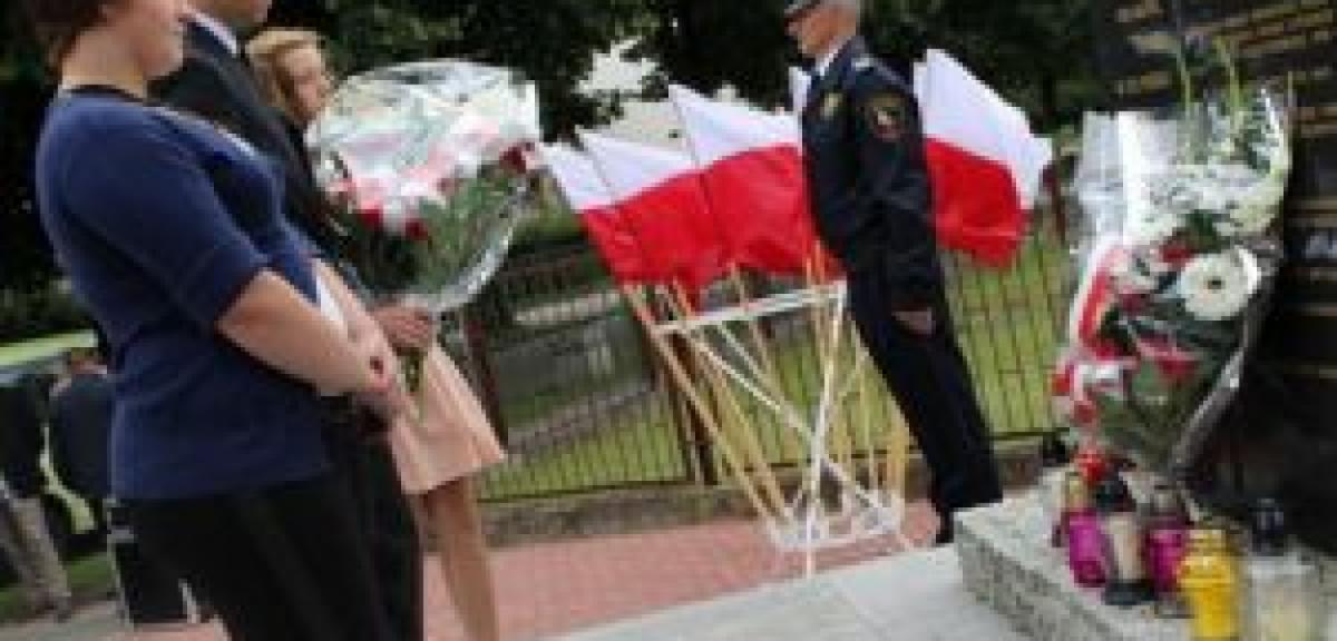 Zapaliliśmy znicze na cześć i ku pamięci