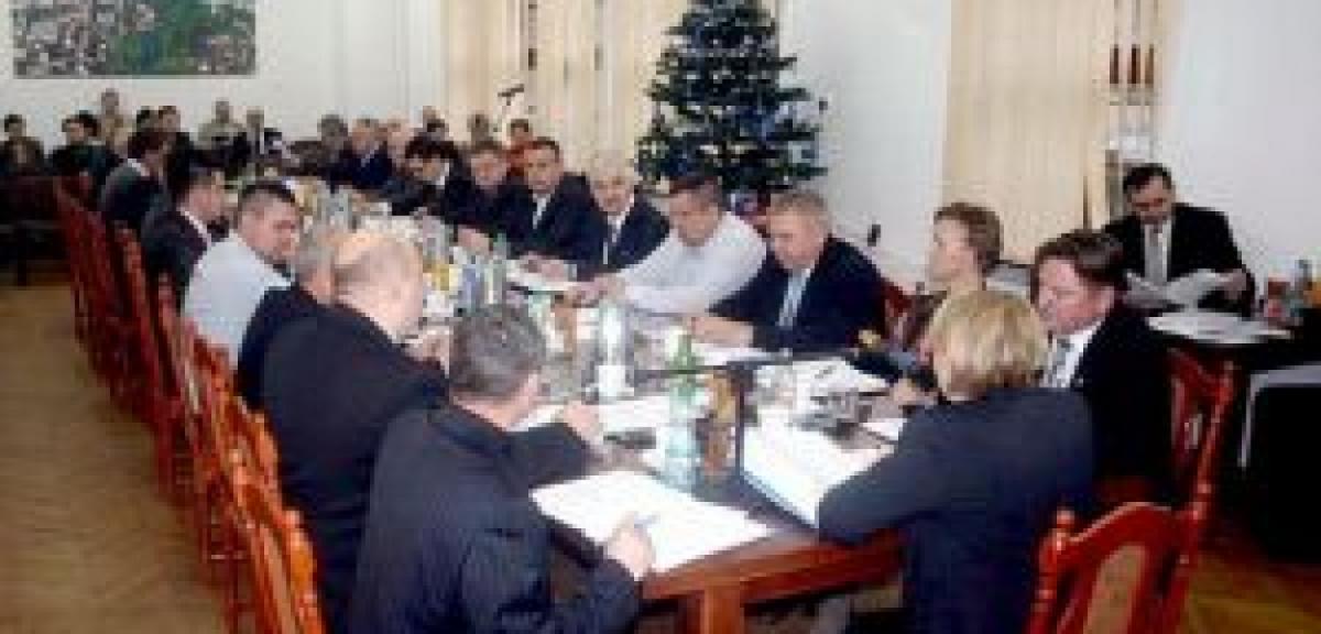 Pieniądze i władza wzajemnie się przyciągają