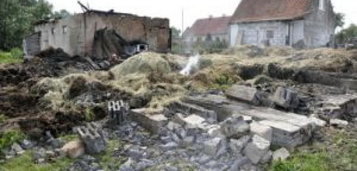 Zatrzymano podejrzewanych o podpalenie stodoły i obory w Drygałach