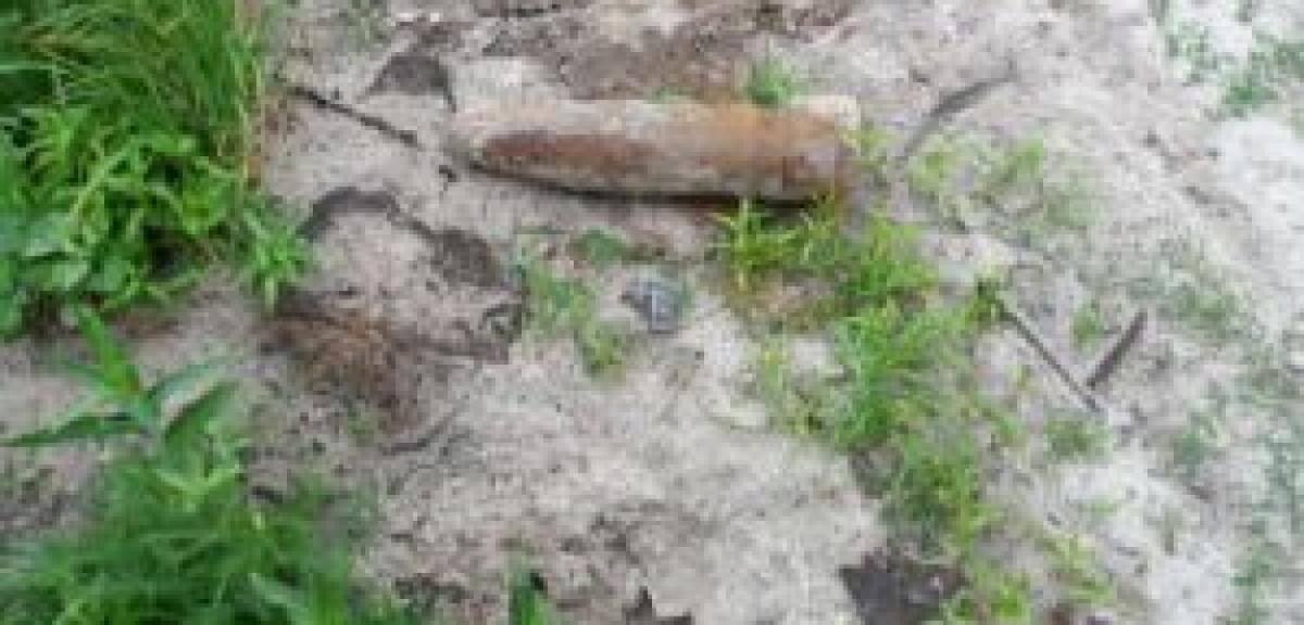 Na spacerze znalazł bombę