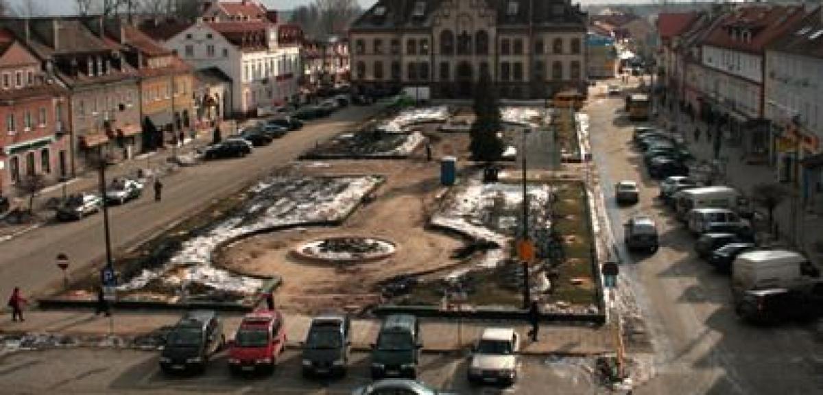 Plac staje się placem!