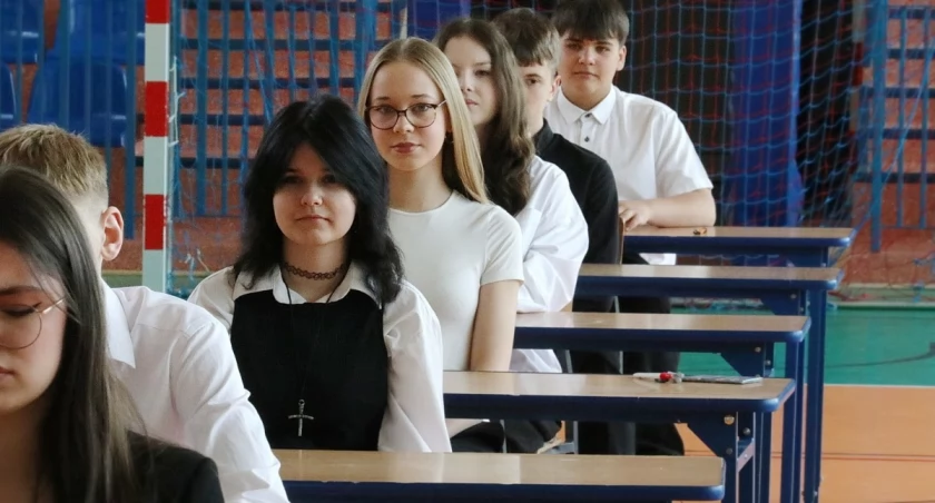 Egzamin ósmoklasisty 2026: Od dziś ruszają ogólnopolskie testy dla uczniów