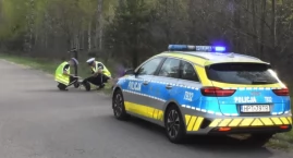 Lotnicze lądowanie na szosie pod Piszem. Nastolatkow&hellip;