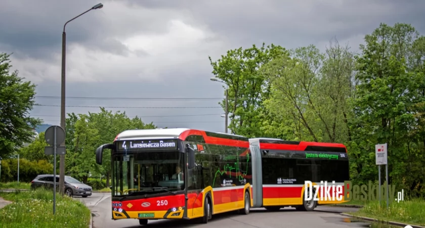 Bielsko-Biała wita pierwsze przegubowe autobusy elektryczne Solaris Urbino 18 electric