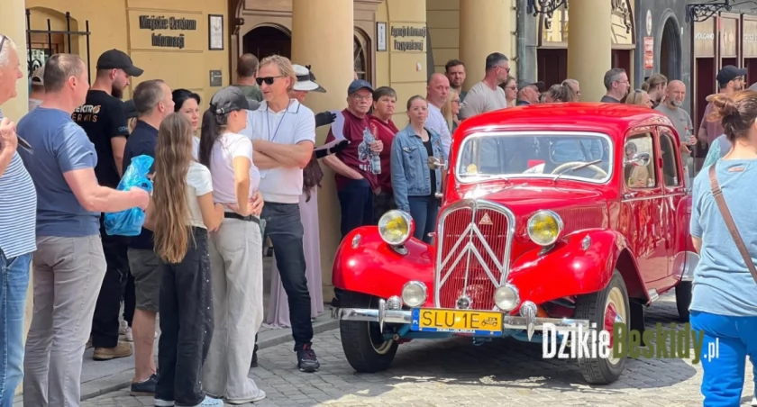 Zabytkowe samochody i motocykle zachwyciły na cieszyńskim Rynku