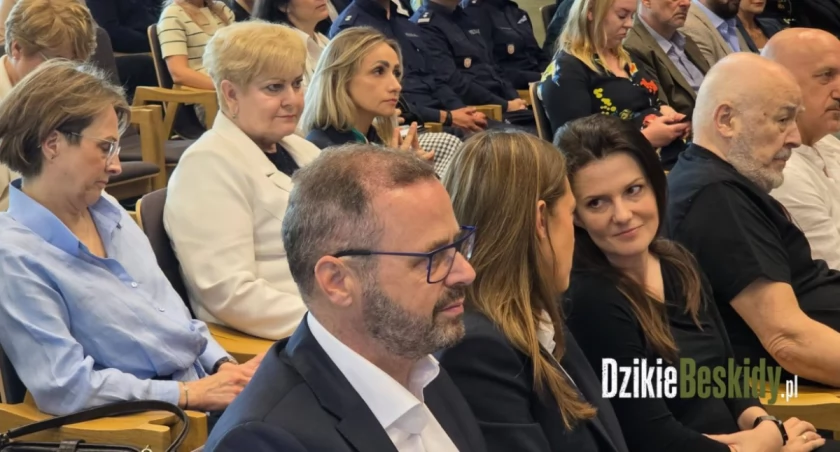 Debata w Sejmie o przyszłości Niebieskiej Karty i pomocy ofiarom przemocy.