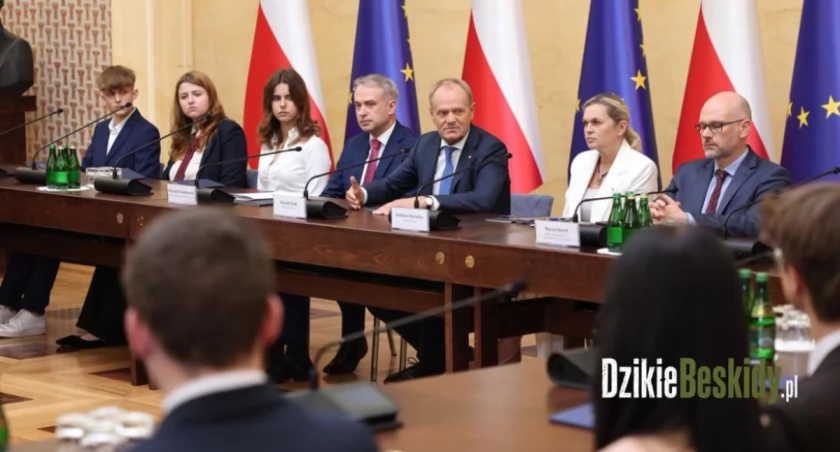 Premier Donald Tusk o zagrożeniach cyfrowego świata dla dzieci i młodzieży