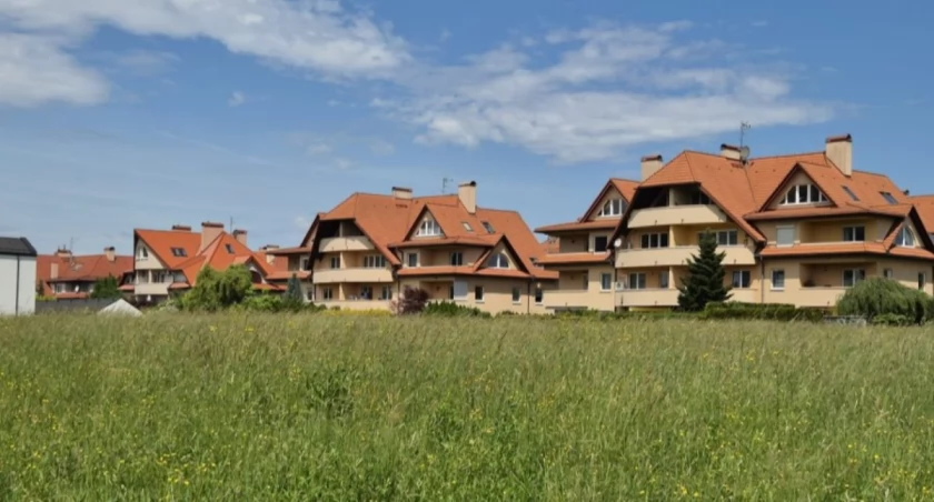 Miasto planuje sprzedaż ponad dwóch hektarów ziemi w Kamienicy pod zabudowę mieszkaniową