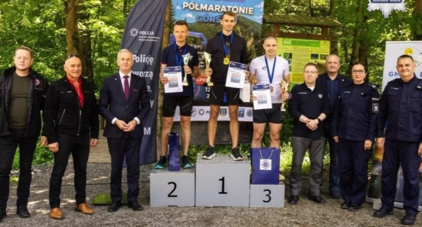 Rafał Jura zwycięzcą VII Wojewódzkiego Półmaratonu Górskiego w Dolinie Zimnika