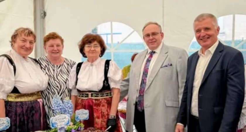 Kobiety z Jasienicy kultywują tradycje kulinarne podczas przeglądu w Bestwinie