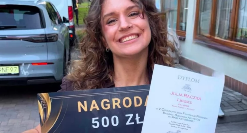 Triumf Julii Rączki podczas Ogólnopolskiego Festiwalu Piosenek Bielsko Biała
