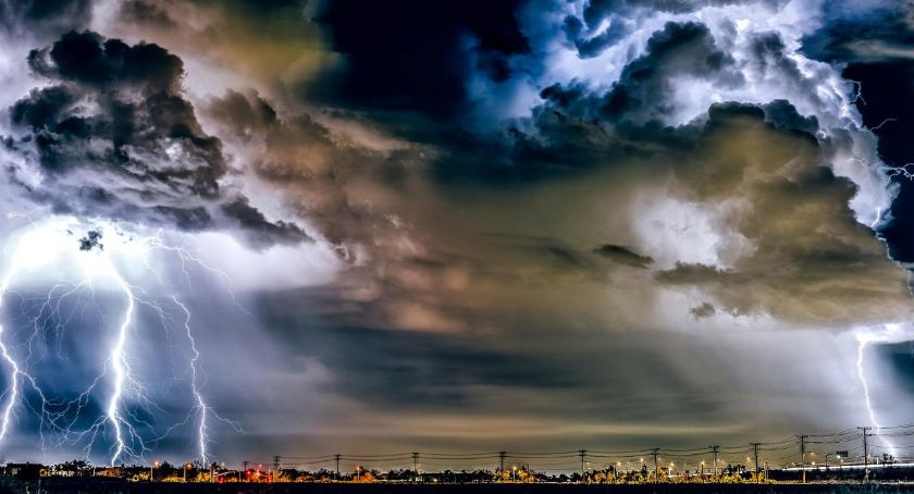 Ostrzeżenie meteo - popołudniu możliwe burze z gradem