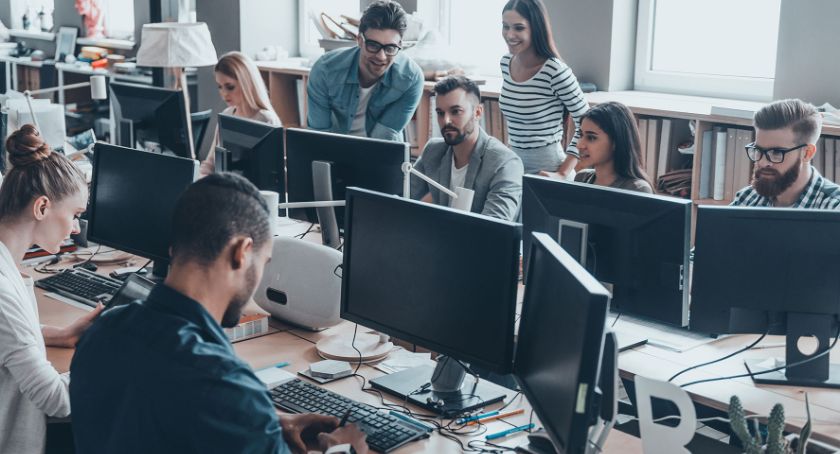 Poznaj pracę informatyka od podszewki