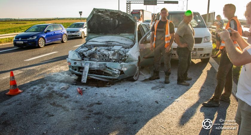 Karambol na wężle Dąbrowa - lądował śmigłowiec LPR - VIDEO